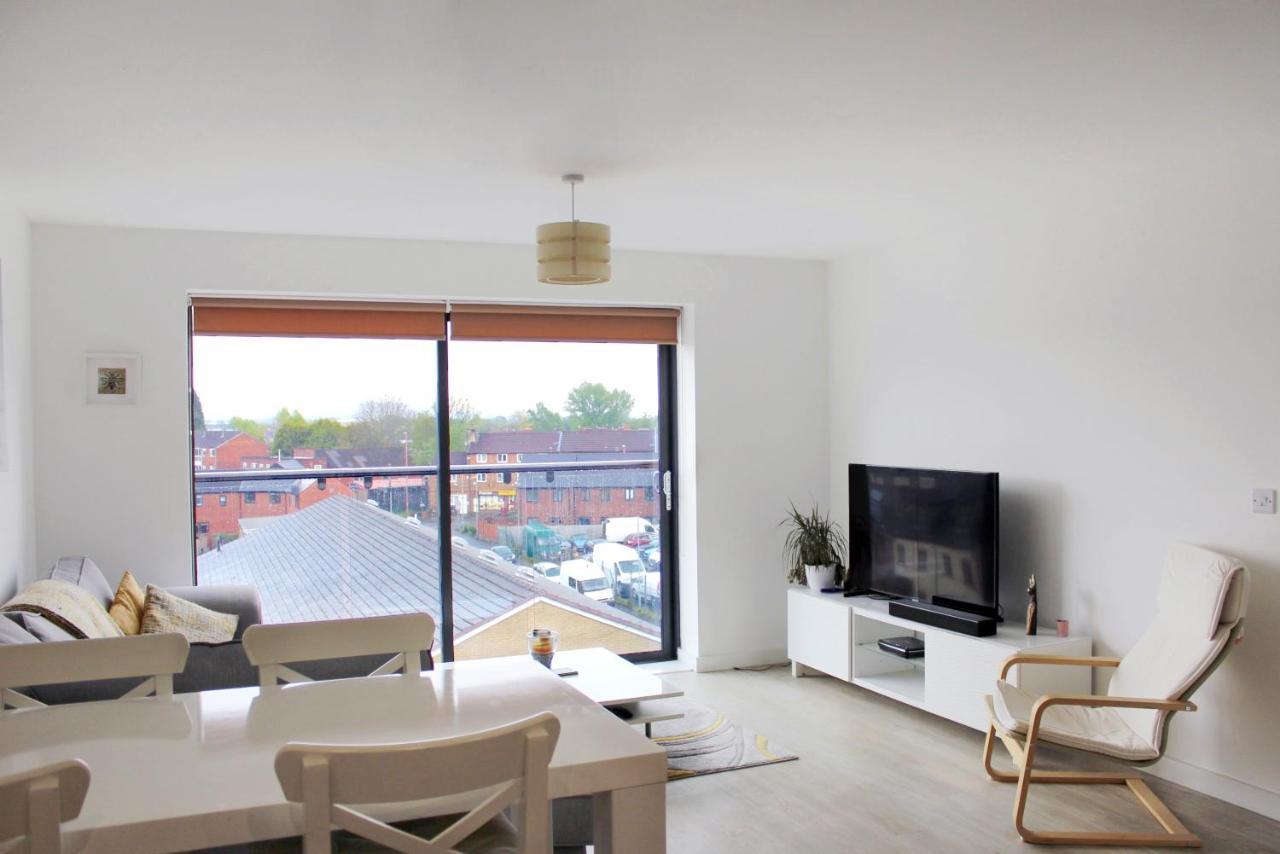 Manchester Escape - Private Room & Bathroom Near Etihad And Coop Arena - Free Secure Parking Exterior foto